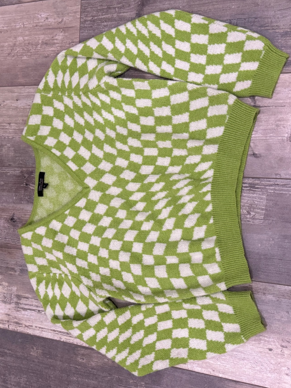 Witty Fox - V-Neck Checkerboard Sweater (XL)